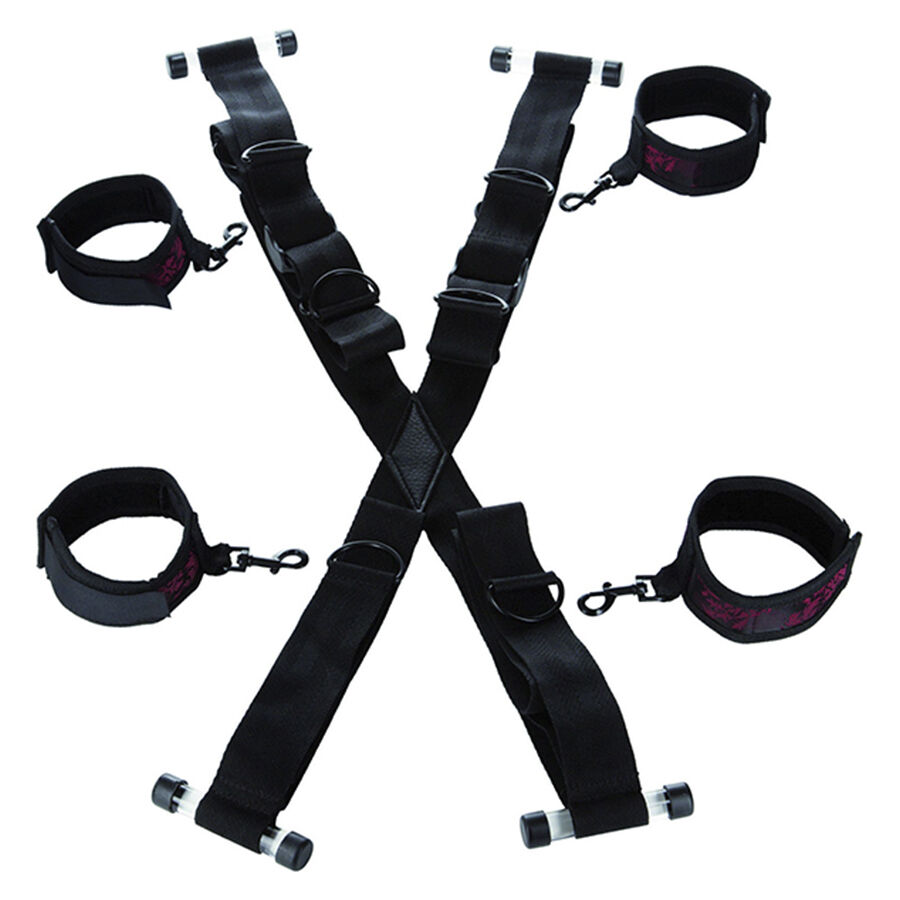 Scandal Dörr-Bondage-Kryss med Manschetter